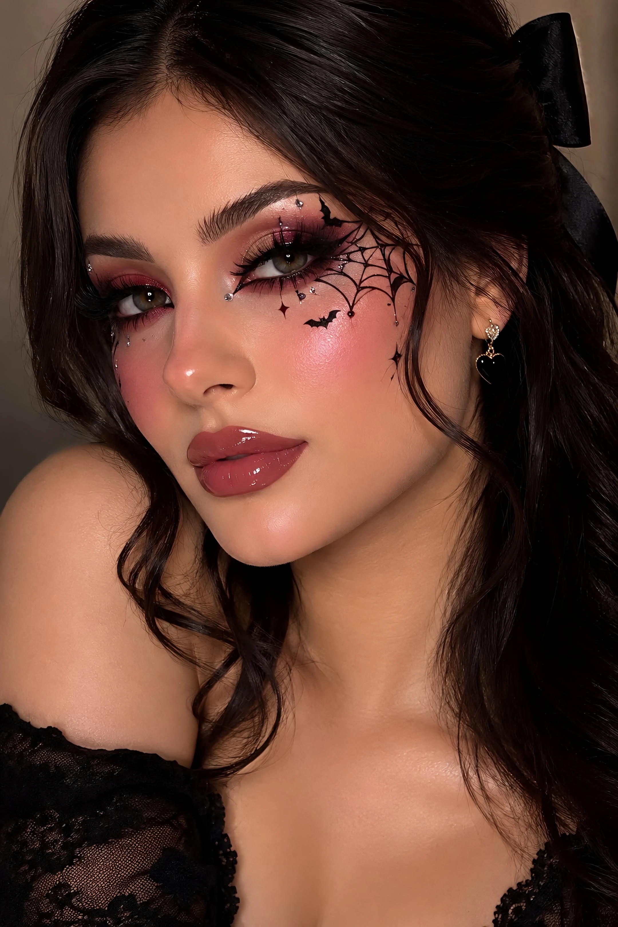 Soft spiderweb eye with pink cheeks