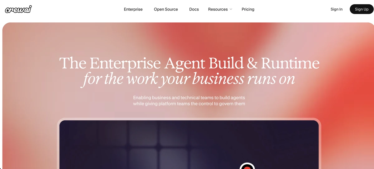 CrewAI 首頁展示企業級 Agent 建構與執行平台