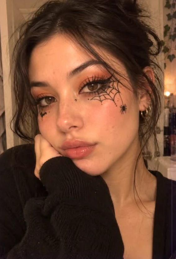 Spiderweb makeup selfie