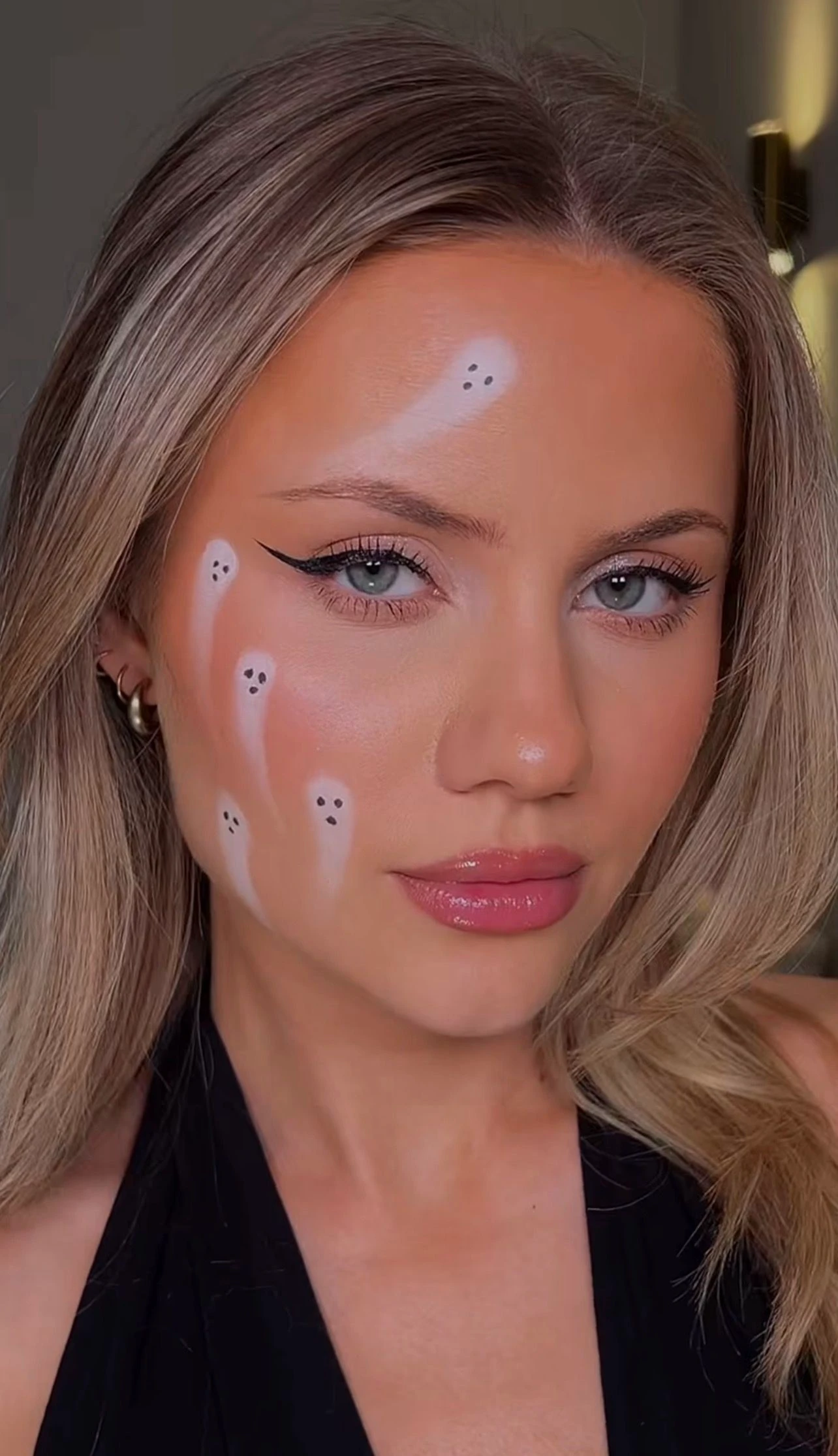 Silver rhinestone face gems